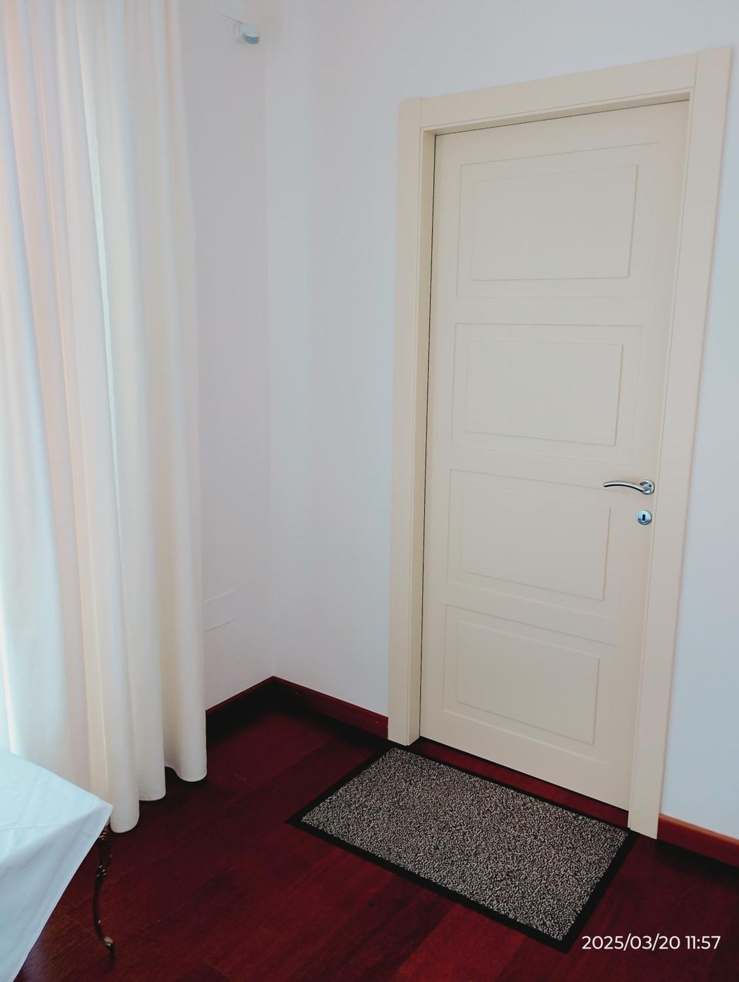 Just Blue Hotel Montesilvano Marina Екстериор снимка